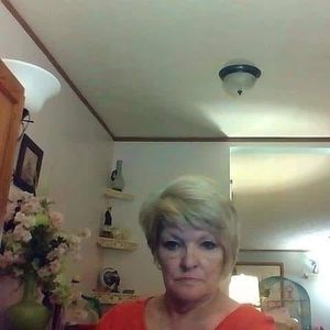 Meet your Posher, Cynthia